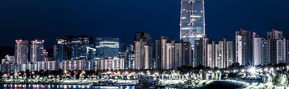 برج مروارید در خط آسمان شب