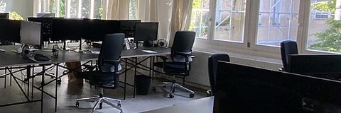 فضای اداری مؤسسه حساب‌گران